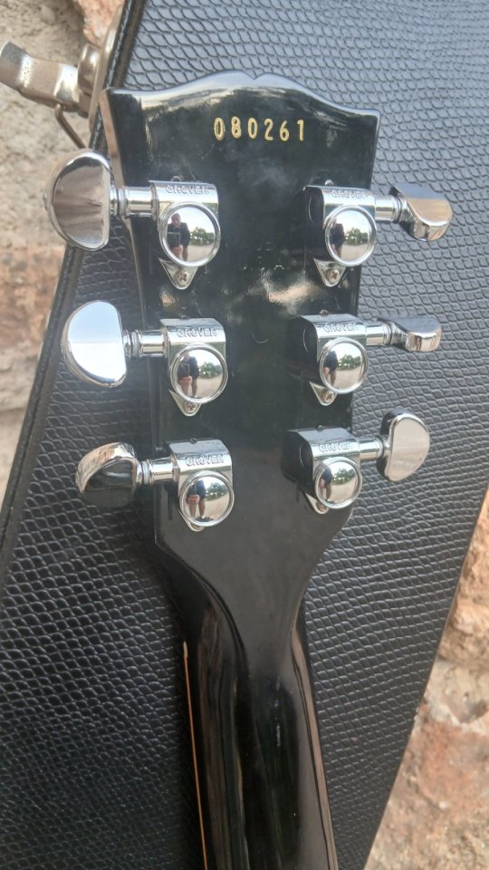 2008 Gibson Les Paul Classic Black. Cambios. de segunda mano · Foto 9 de 10 · Madrid · 1690 €