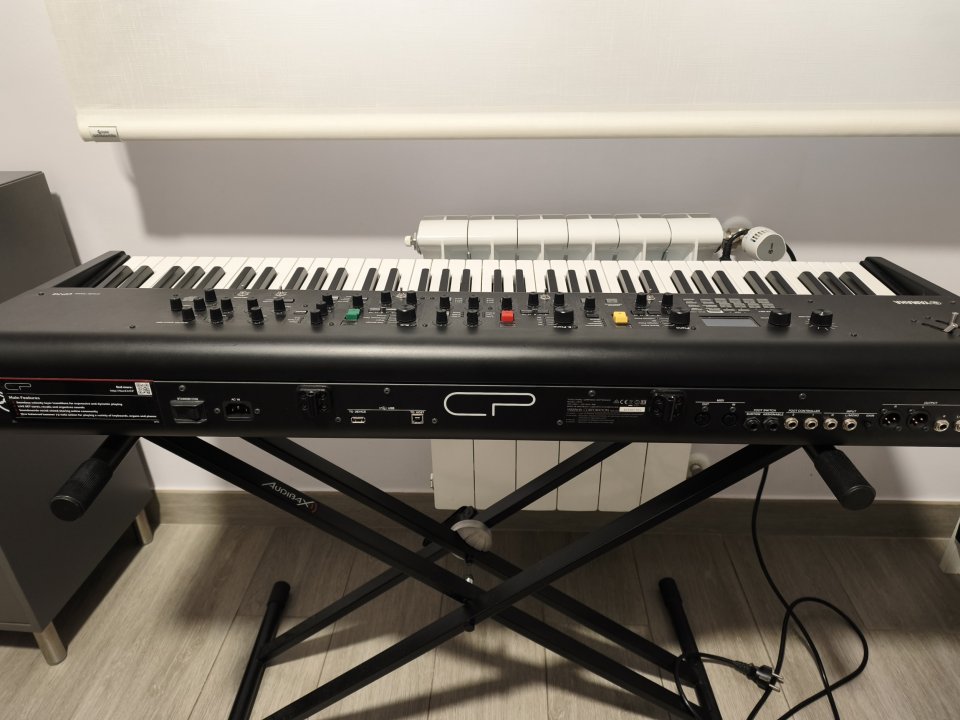 Yamaha CP73 de segunda mano · Foto 2 de 2 · Madrid · 1200 €