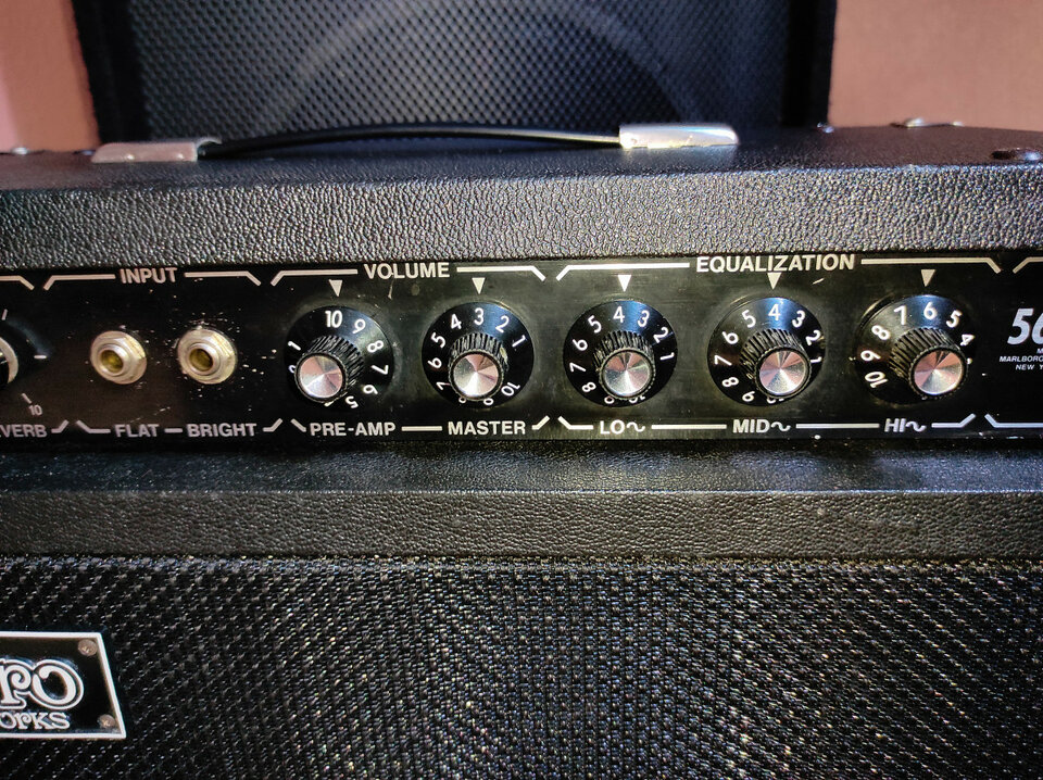 Amplificador Marlboro 562A (USA, años 70-80). Muchas mods y altavoz Fender.
