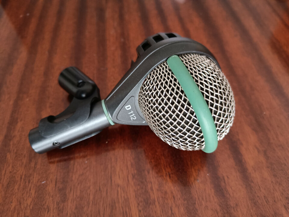 Micrófono AKG D112