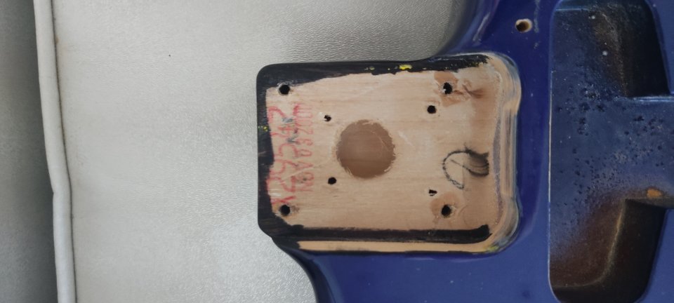 Cuerpo Fender Stratocaster Standar MIM año 2000, con puente tremolo Fender