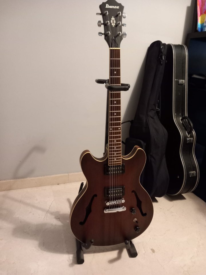 Guitarra eléctrica Ibanez AS53 Semi Holoww Body de segunda mano · Foto 1 de 6 · Córdoba · 295 €