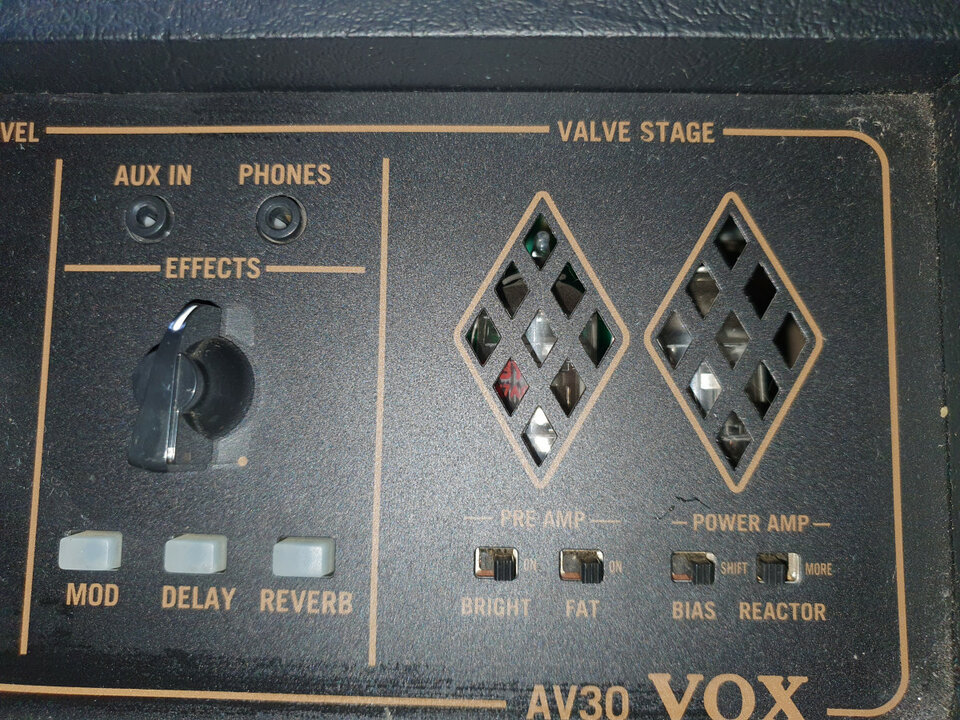Amplificador VOX AV30