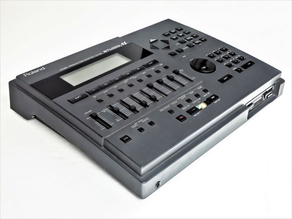 Modulo de Sonidos ROLAND + Sistema de Producción Musical MV-30. STUDIO M.