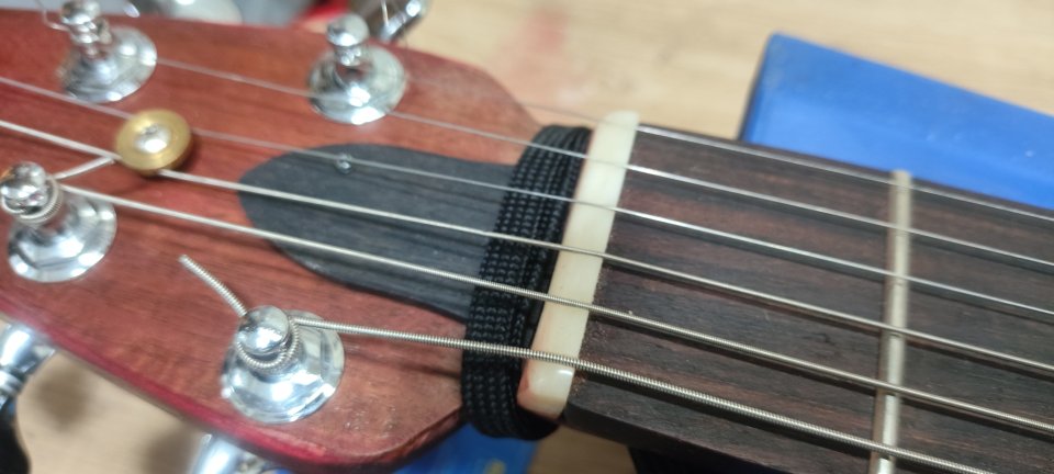 Cigar box 6 cuerdas hecho completamente a mano (también cambio)