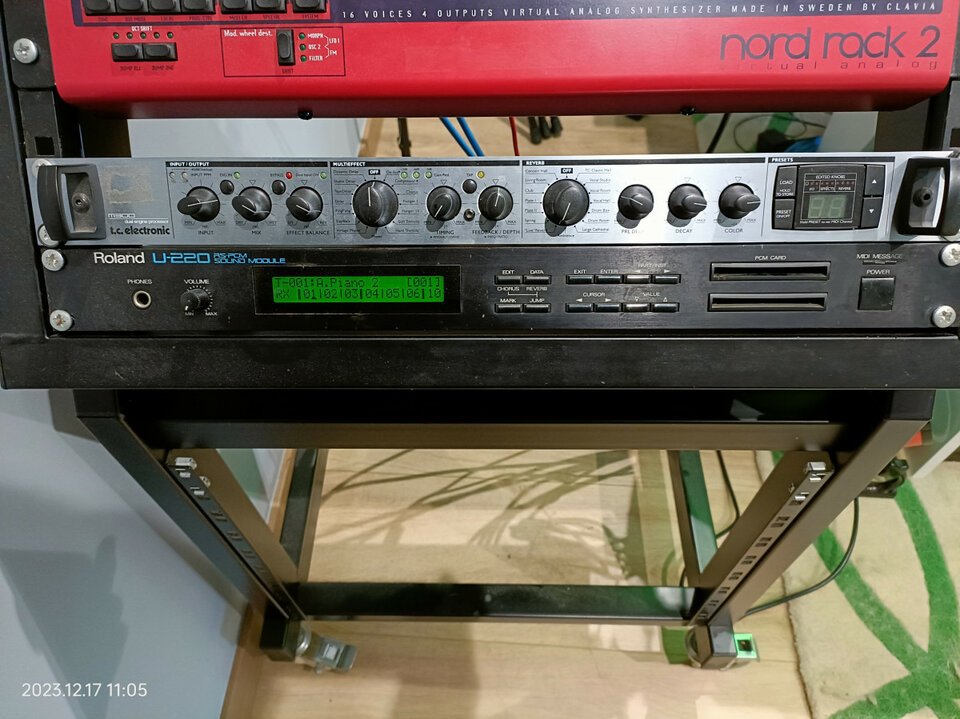 Roland U-220 con tarjeta expansión Orchestral Strings