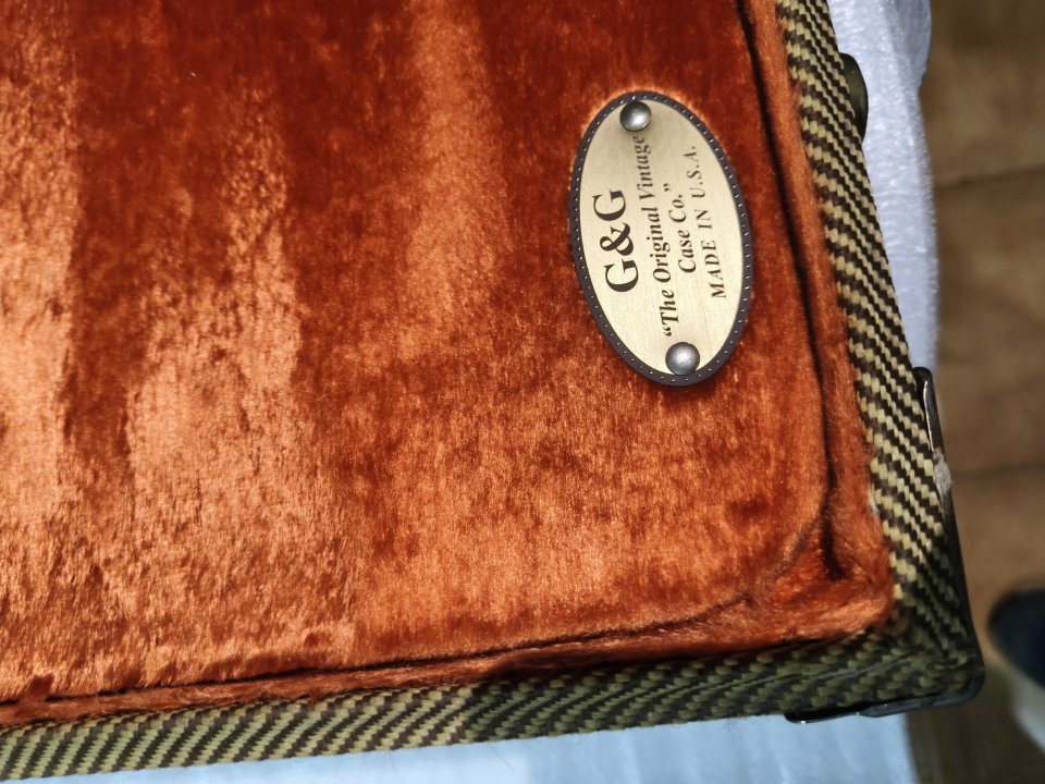 Estuche Rígido Fender USA Tweed - Vintage "Road Worn" de segunda mano · Foto 4 de 10 · Valencia · 100 €