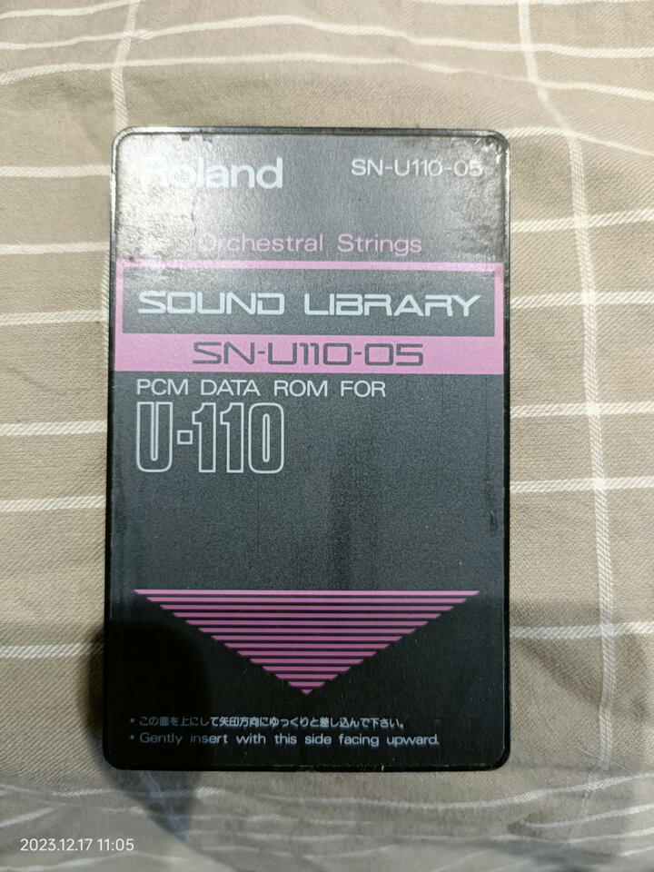 Roland U-220 con tarjeta expansión Orchestral Strings