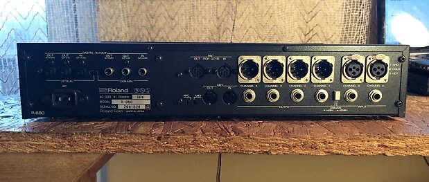 Roland R-880 Digital Reverb de segunda mano · Foto 3 de 6 · Madrid · 680 €