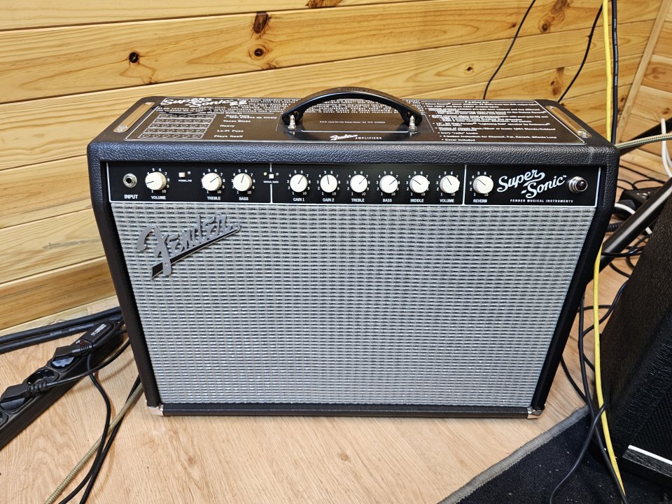 Amplificador Fender Supersonic