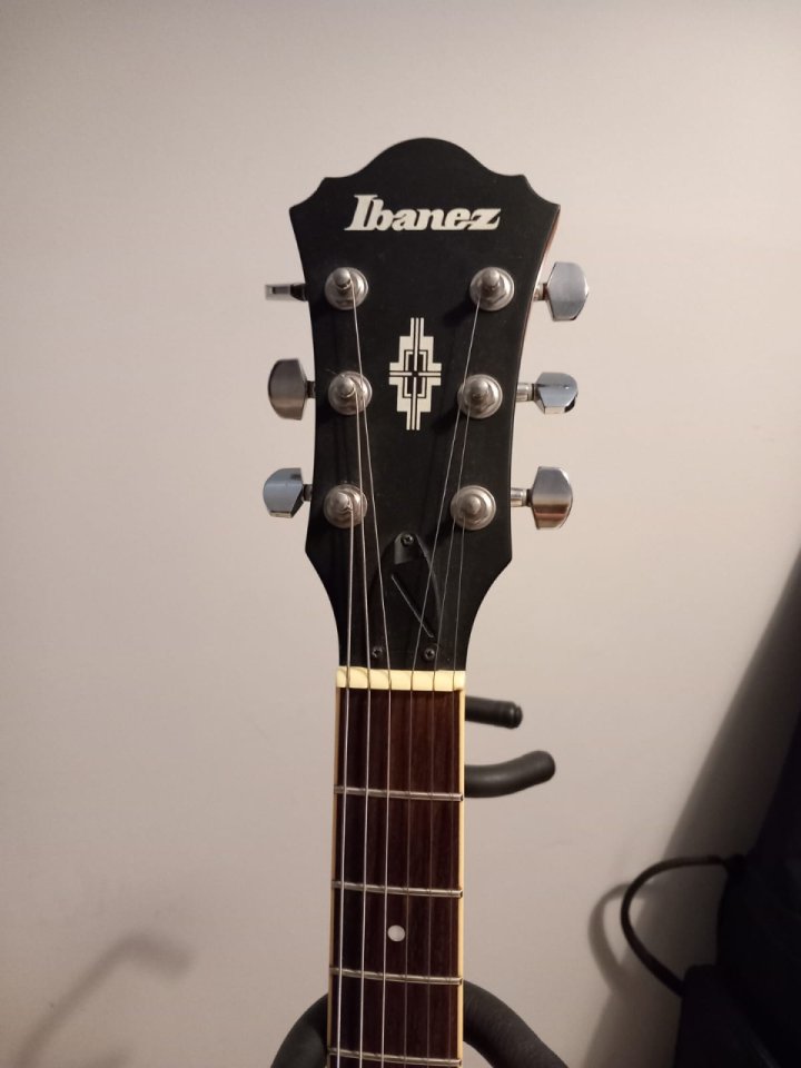 Guitarra eléctrica Ibanez AS53 Semi Holoww Body de segunda mano · Foto 5 de 6 · Córdoba · 295 €