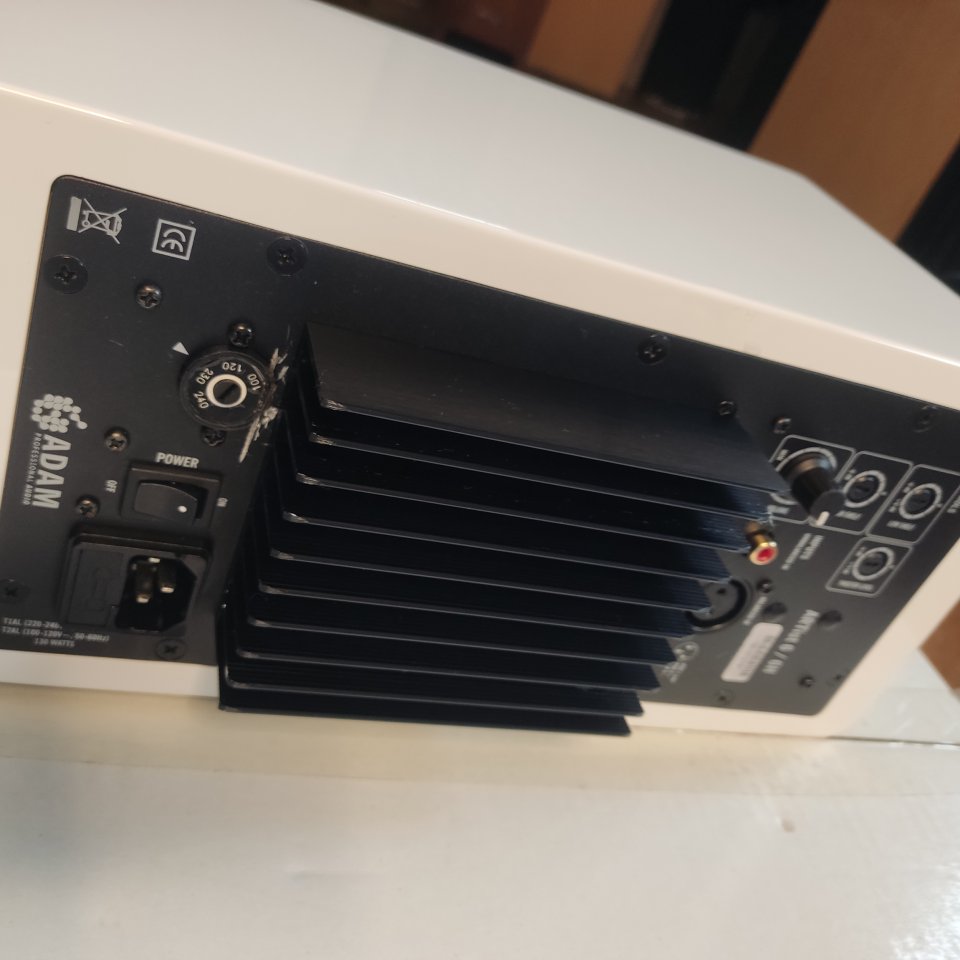 monitores estudio ADAM ARTIST 6H de segunda mano · Foto 4 de 9 · Asturias · 600 €