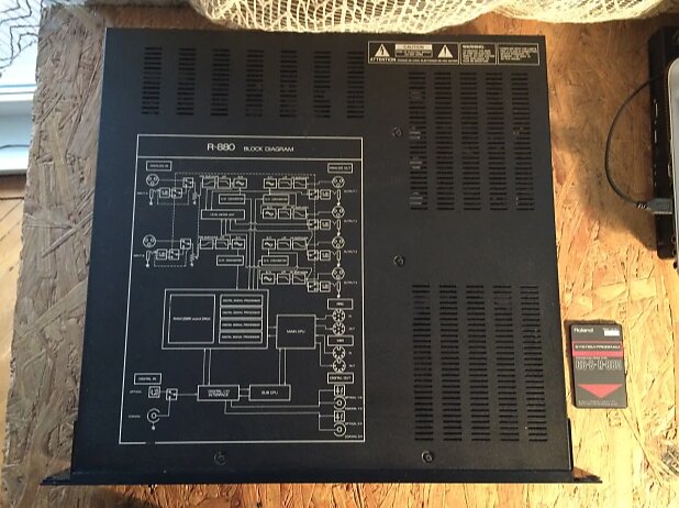 Roland R-880 Digital Reverb de segunda mano · Foto 4 de 6 · Madrid · 680 €