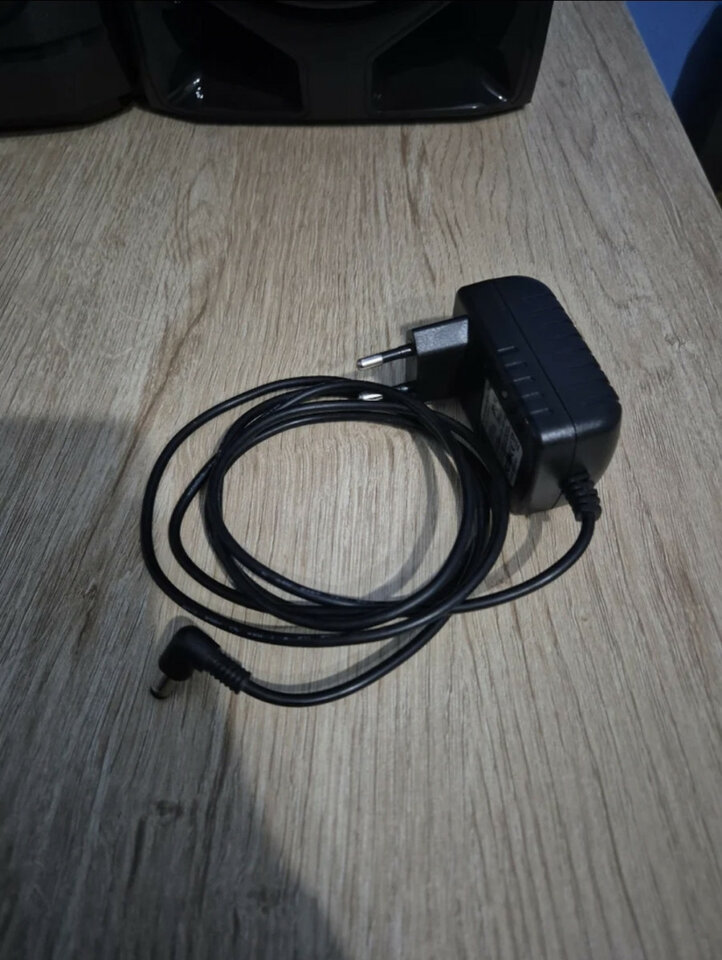 Venta fuente alimentación para 8 pedales.