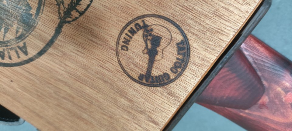 Cigar box 6 cuerdas hecho completamente a mano (también cambio)