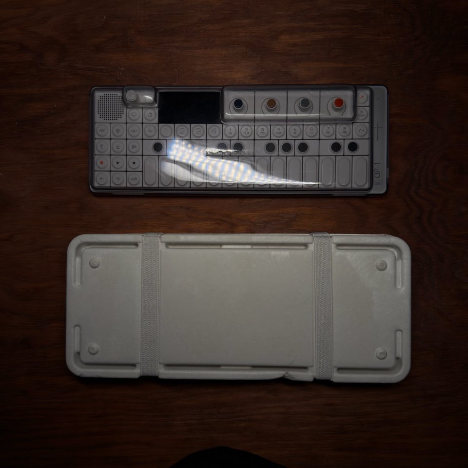 Teenage engineering OP1-F de segunda mano · Foto 4 de 4 · Valencia · 1290 €