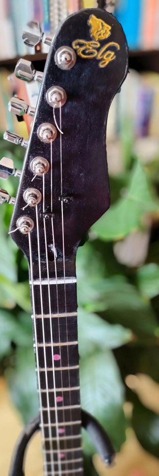 Guitarra ELg estilo Stratocaster de segunda mano · Foto 5 de 7 · Madrid · 190 €