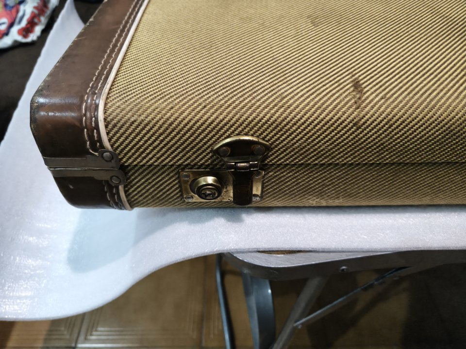 Estuche Rígido Fender USA Tweed - Vintage "Road Worn" de segunda mano · Foto 9 de 10 · Valencia · 100 €