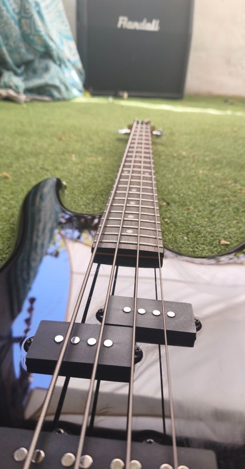 Bajo Activo Ibanez GSR200 Negro de segunda mano · Foto 1 de 9 · Alicante · 195 €