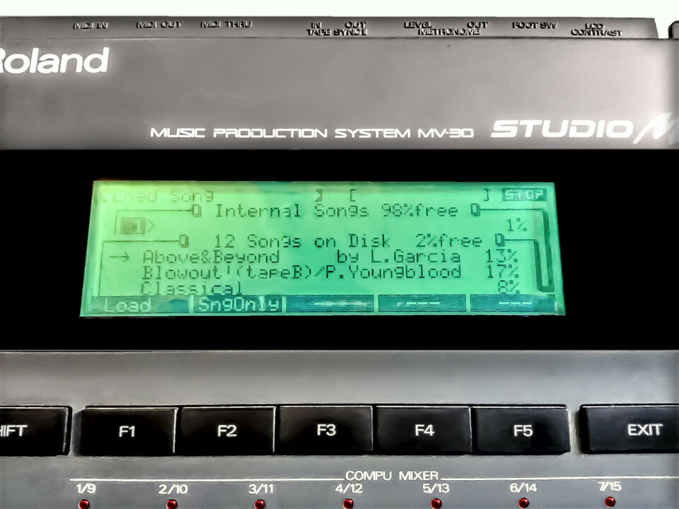 Modulo de Sonidos ROLAND + Sistema de Producción Musical MV-30. STUDIO M. de segunda mano · Foto 7 de 10 · Zaragoza · 355 €