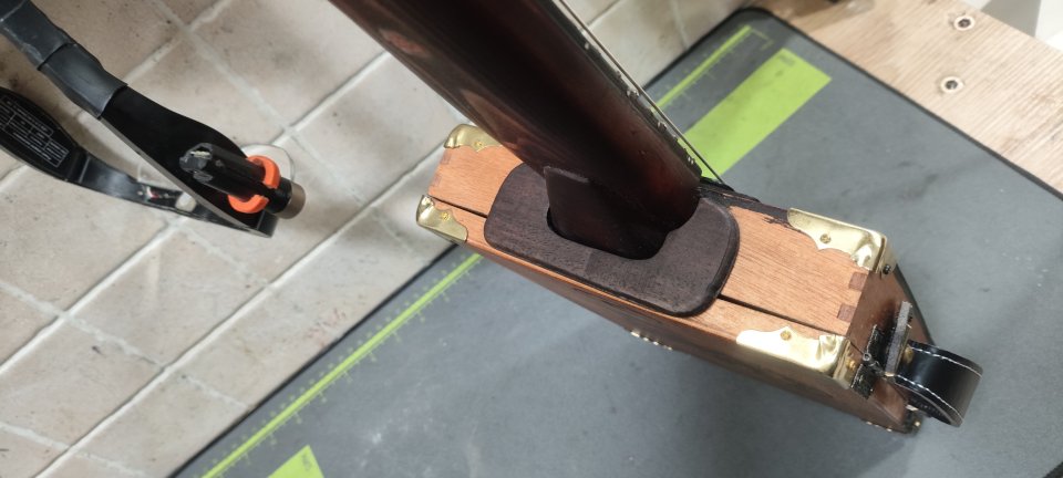 Cigar box 6 cuerdas hecho completamente a mano (también cambio)