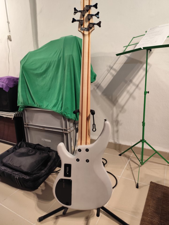 Bajo Yamaha TRBX 505 de segunda mano · Foto 2 de 5 · Valencia · 500 €