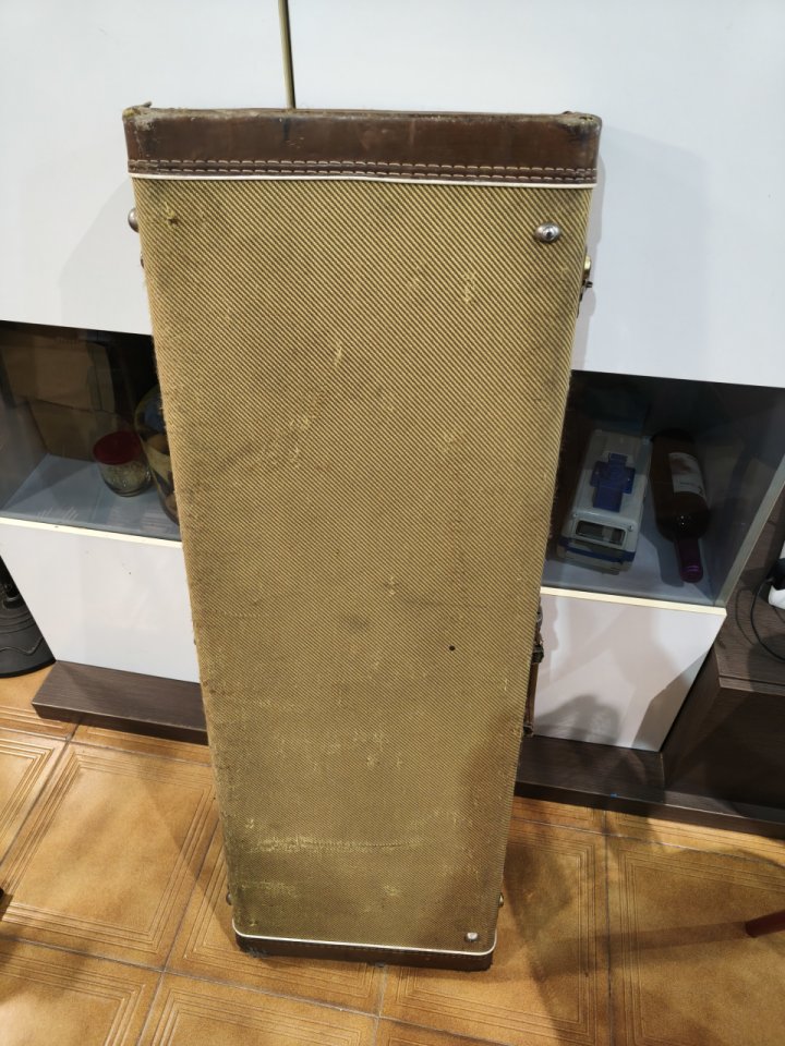 Estuche Rígido Fender USA Tweed - Vintage "Road Worn" de segunda mano · Foto 8 de 10 · Valencia · 100 €