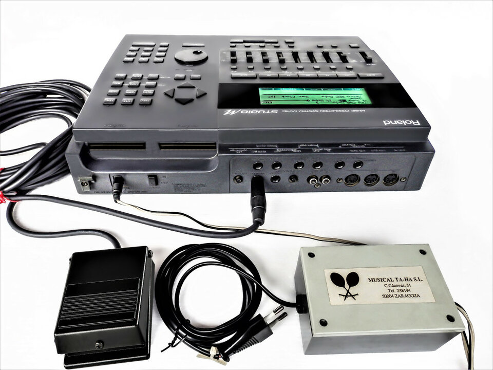 Modulo de Sonidos ROLAND + Sistema de Producción Musical MV-30. STUDIO M. de segunda mano · Foto 8 de 10 · Zaragoza · 355 €