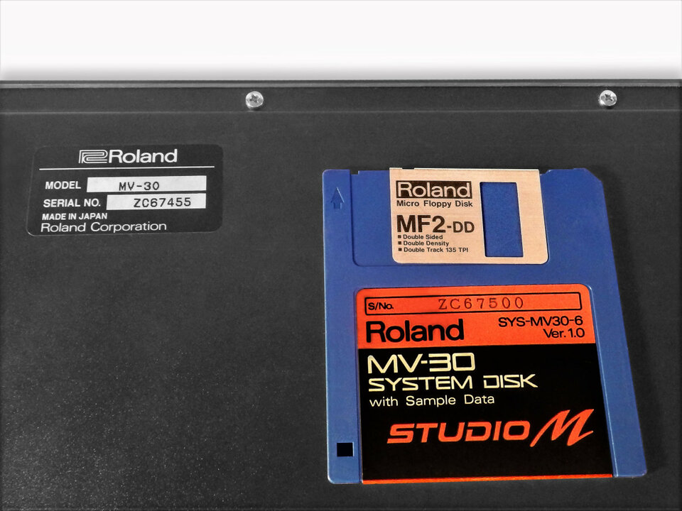Modulo de Sonidos ROLAND + Sistema de Producción Musical MV-30. STUDIO M. de segunda mano · Foto 9 de 10 · Zaragoza · 355 €
