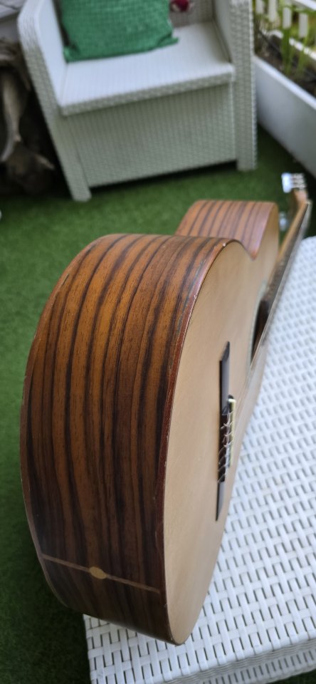 Guitarra Española MR de segunda mano · Foto 4 de 10 · Madrid · 110 €