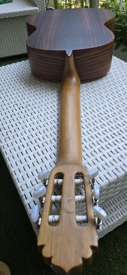 Guitarra Española MR de segunda mano · Foto 5 de 10 · Madrid · 110 €