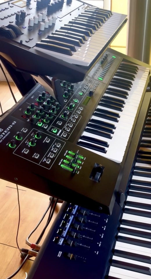 Roland System 8 PLUG-OUT de segunda mano · Foto 2 de 3 · Barcelona · 900 €