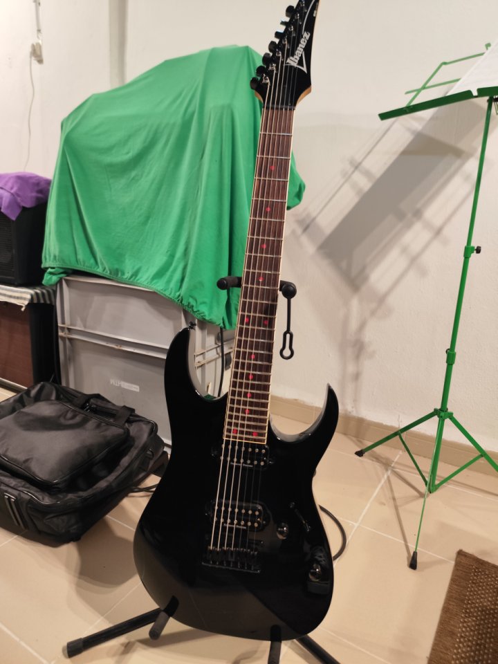 Guitarra 7 cuerdas Ibanez RG7321 de segunda mano · Foto 1 de 6 · Valencia · 250 €