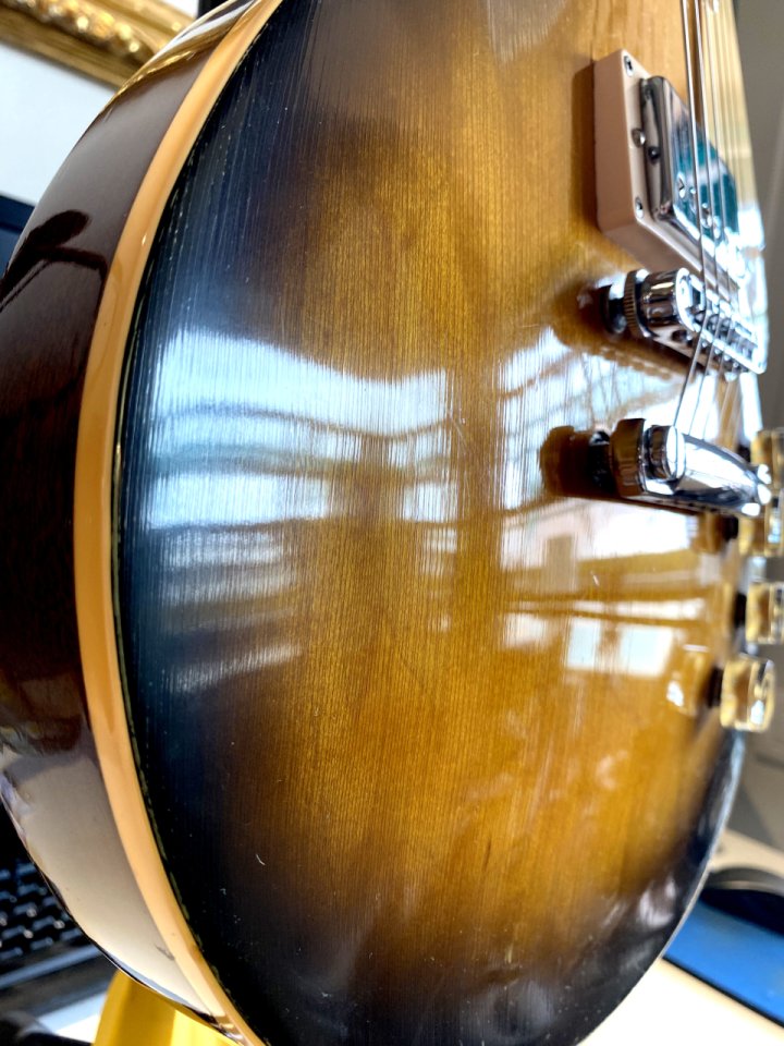 Gibson Les Paul Standard 1995 de segunda mano · Foto 3 de 10 · Barcelona · 2400 €