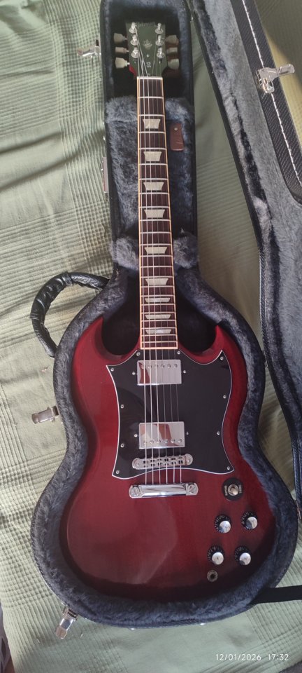 Gibson SG made in usa de segunda mano · Foto 1 de 8 · Valencia · 1200 €