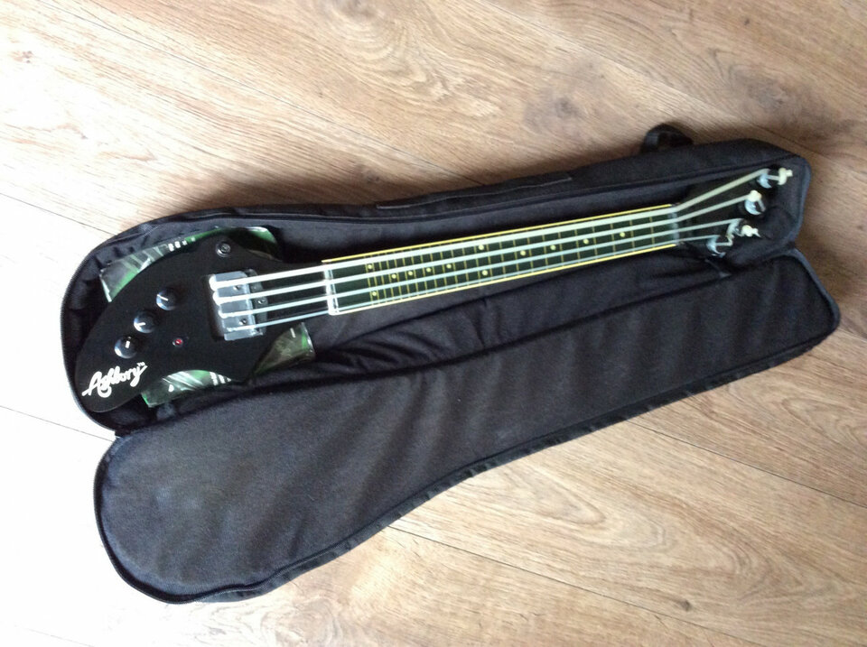 Ashbory Bass by Fender