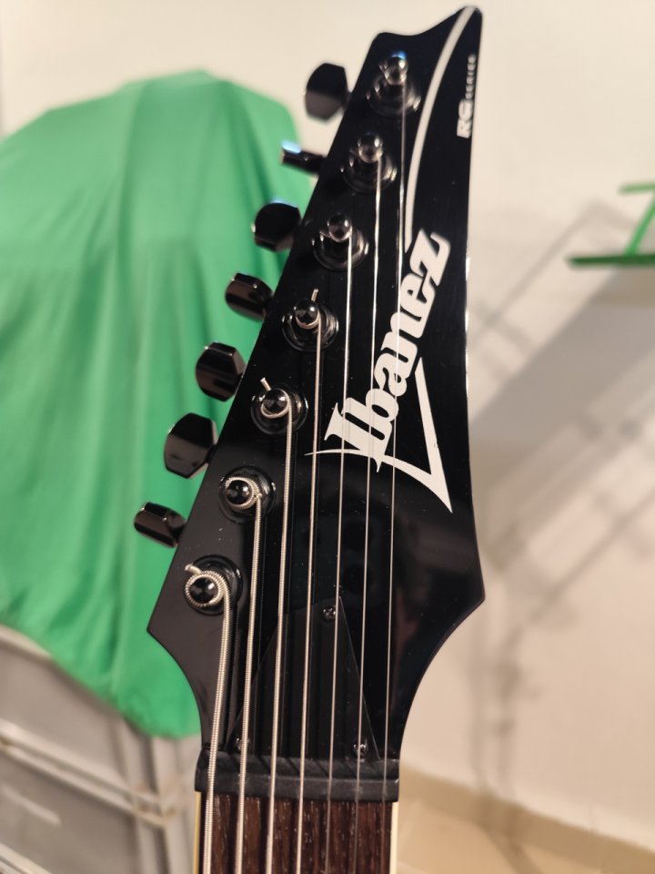 Guitarra 7 cuerdas Ibanez RG7321 de segunda mano · Foto 4 de 6 · Valencia · 250 €
