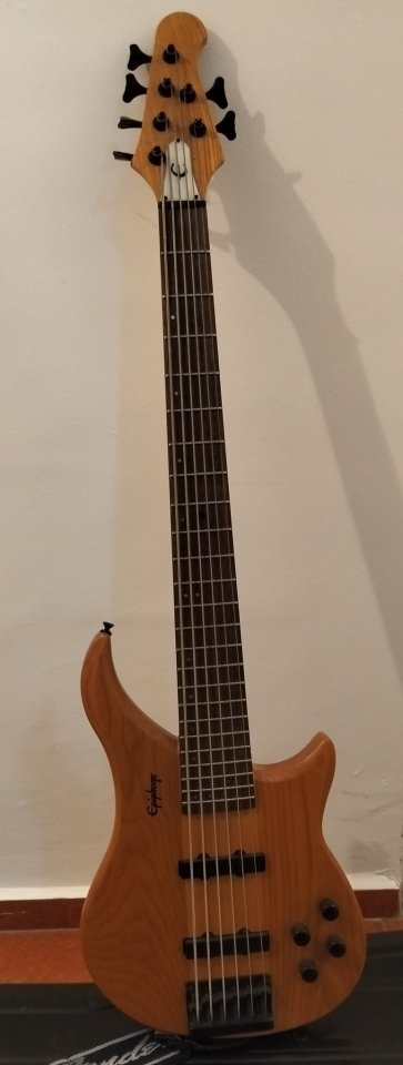 Bajo Epiphone Expert 6 cuerdas. de segunda mano · Foto 1 de 8 · Asturias · 700 €