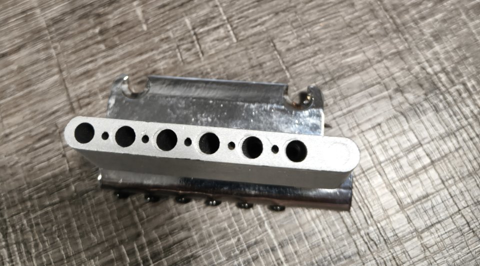 Mástil Fender Stratocaster USA Zurdo 2000 + Clavijeros + Puente de segunda mano · Foto 8 de 10 · Valencia · 260 €