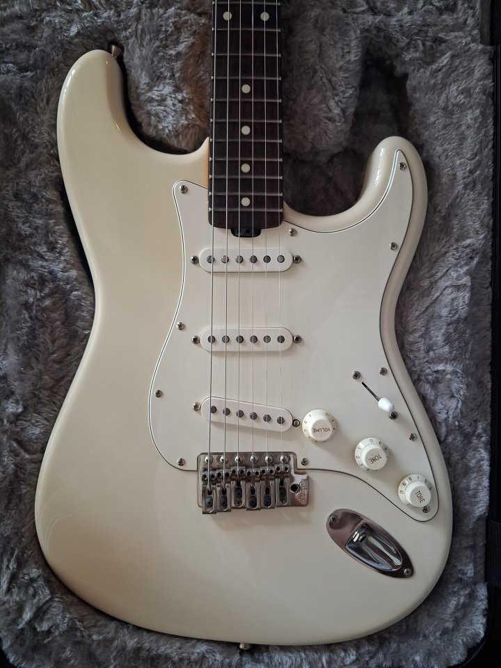 Fender stratocaster japonesa . de segunda mano · Foto 2 de 10 · Alicante · 1000 €