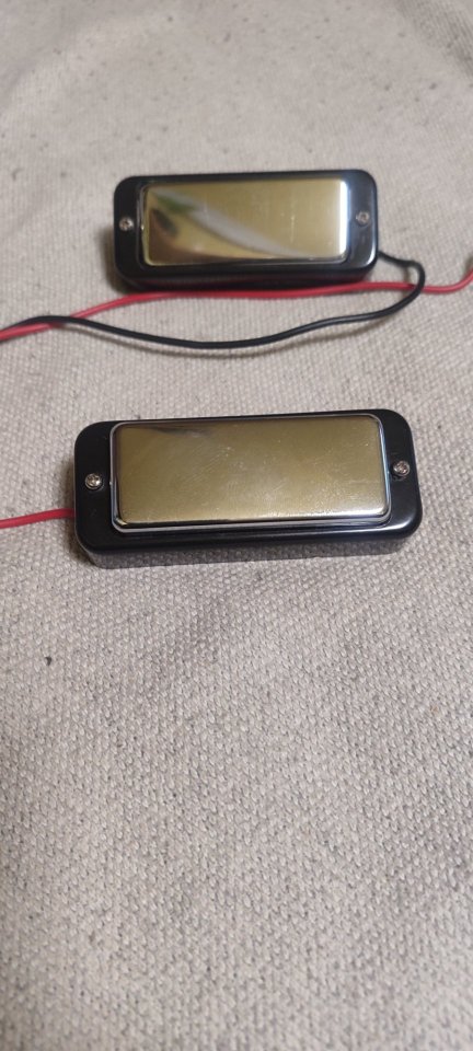 Dos pastillas Mini-Humbucker puente y mastil de segunda mano · Foto 1 de 3 · Toledo · 75 €