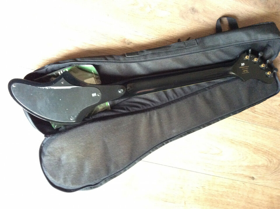 Ashbory Bass by Fender