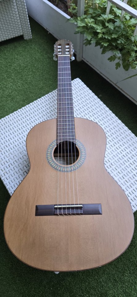 Guitarra Española MR de segunda mano · Foto 10 de 10 · Madrid · 110 €