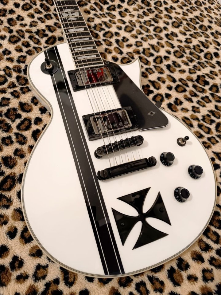 LTD Iron Cross de segunda mano · Foto 1 de 8 · Barcelona · 1399 €