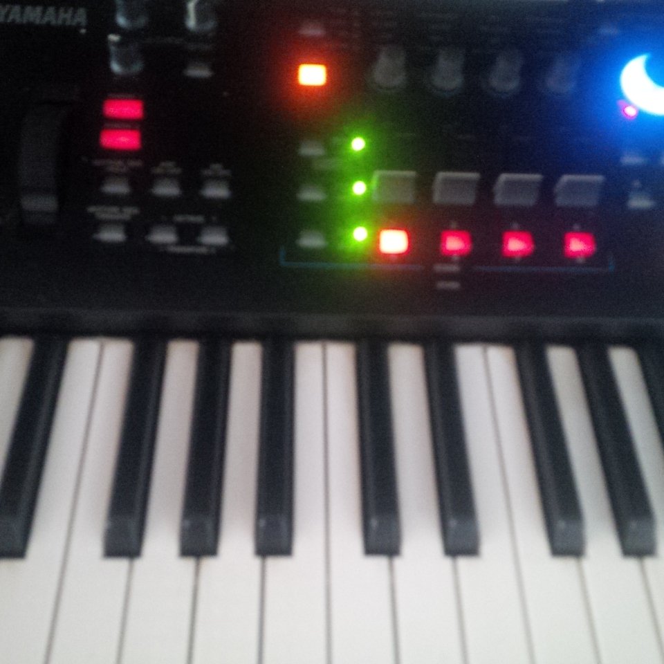 Yamaha MODX6 de segunda mano · Foto 3 de 5 · Guadalajara · 700 €