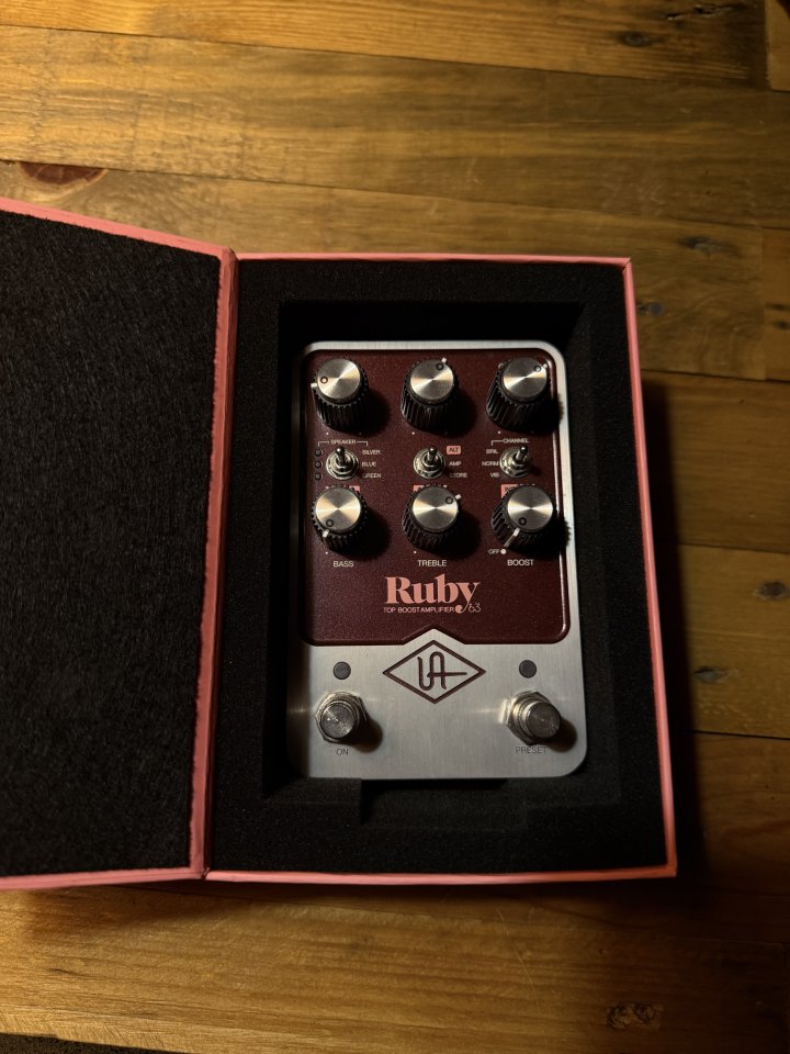 Universal Audio UAFX Ruby de segunda mano · Foto 2 de 2 · Sevilla · 220 €