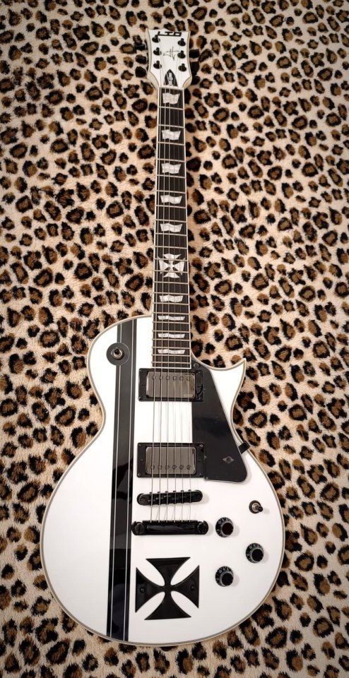 LTD Iron Cross de segunda mano · Foto 2 de 8 · Barcelona · 1399 €