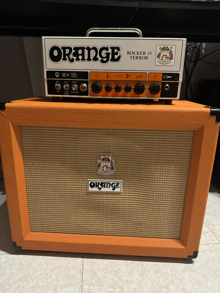 Orange Rocker Terror 15 + Pantalla Orange PPC112 de segunda mano · Foto 1 de 5 · Alicante · 800 €