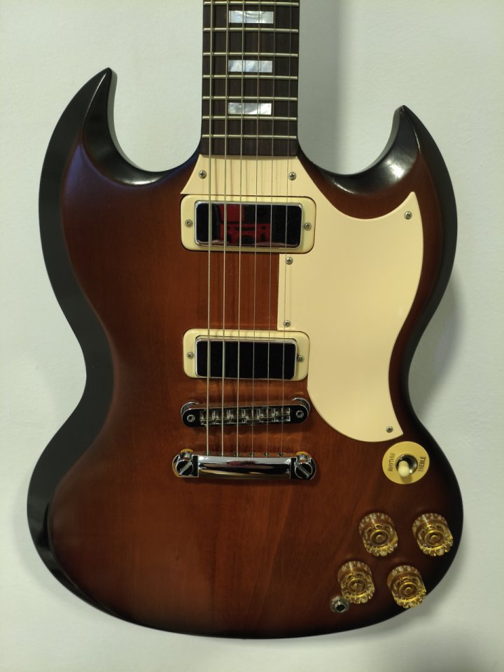 ¡RESERVADO! GIBSON SG Special 2016