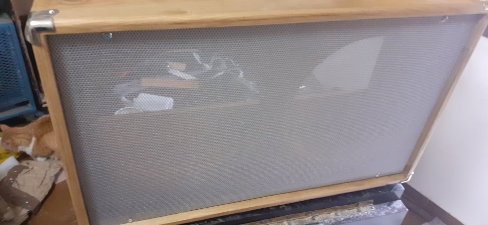 Pantalla artesanal 2x12 en madera de Abeto finlandes 18mm